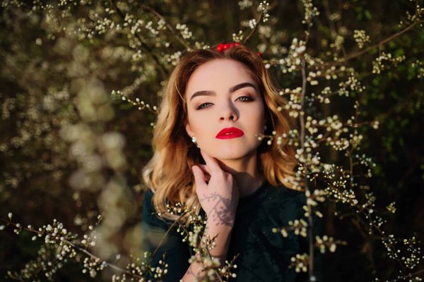 Comment choisir un sac à main structuré pour un look professionnel et féminin ?