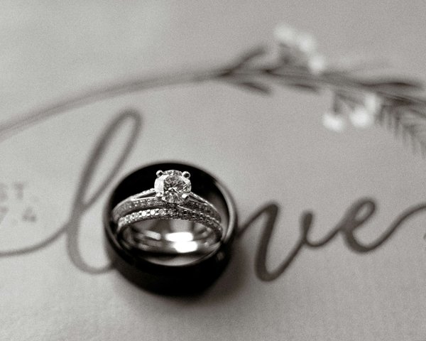 Une bague de fiançailles pour témoigner votre amour et votre engagement